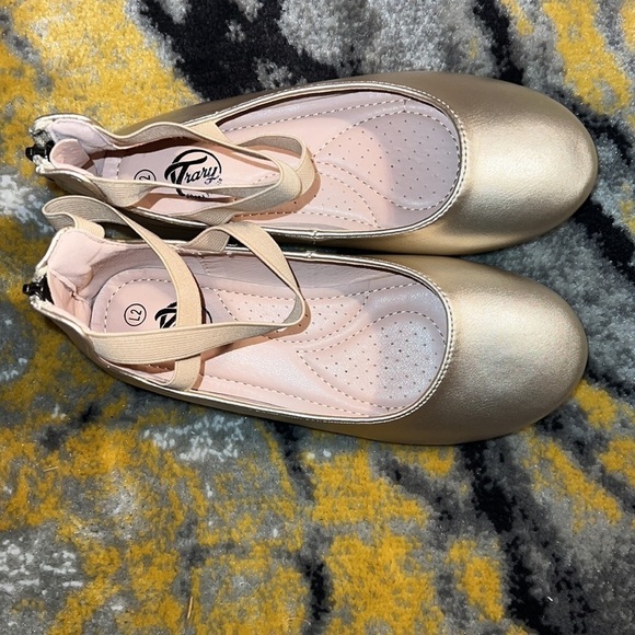 Trary Girls Ballet Flats Roman with Elastic Ankle Strap - Ballet Dress Shoes L2 - Picture 2 of 4